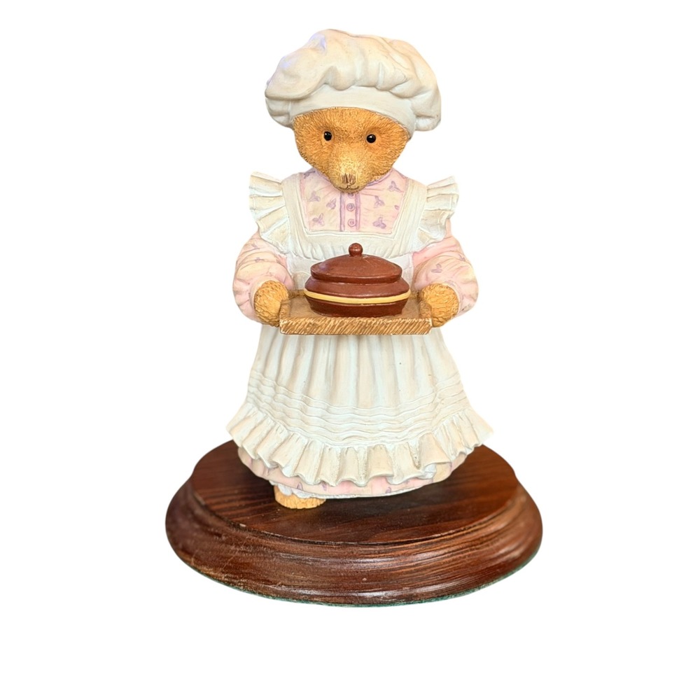 Dept 56 Upstairs Downstairs Bears Mrs. Bumble Kitchen Figurine Pink Resin 5in